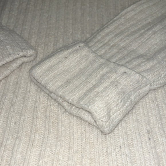 Old Navy Sweater - Picture 2 of 4